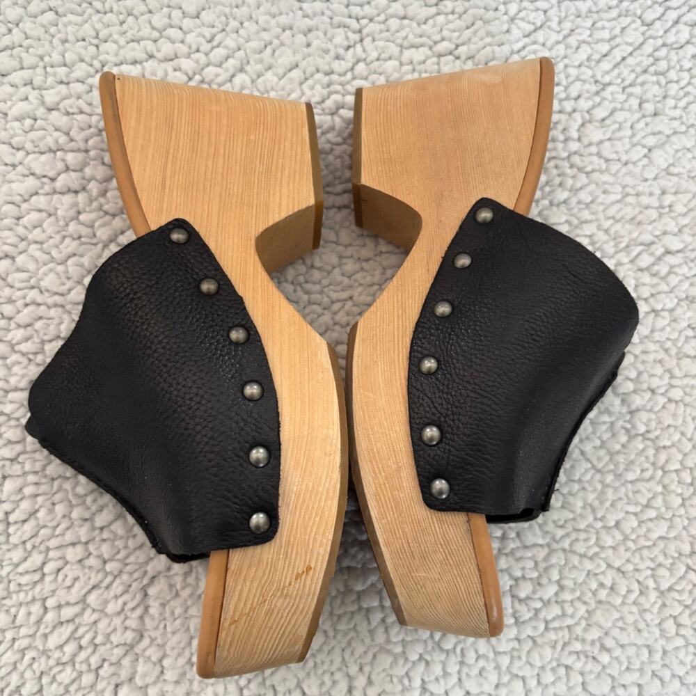 Kork Ease Anthropologie Wooden Black Leather Platform Clogs Size 8 Studded - Picture 4 of 10